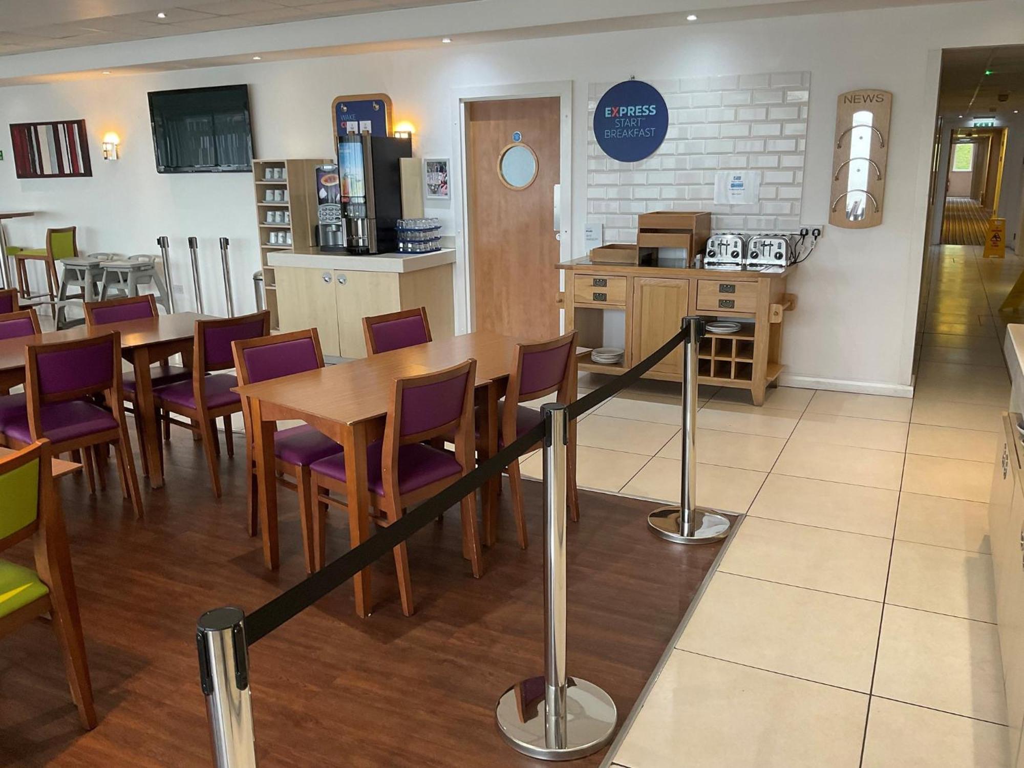 Holiday Inn Express Nuneaton By Ihg Eksteriør billede