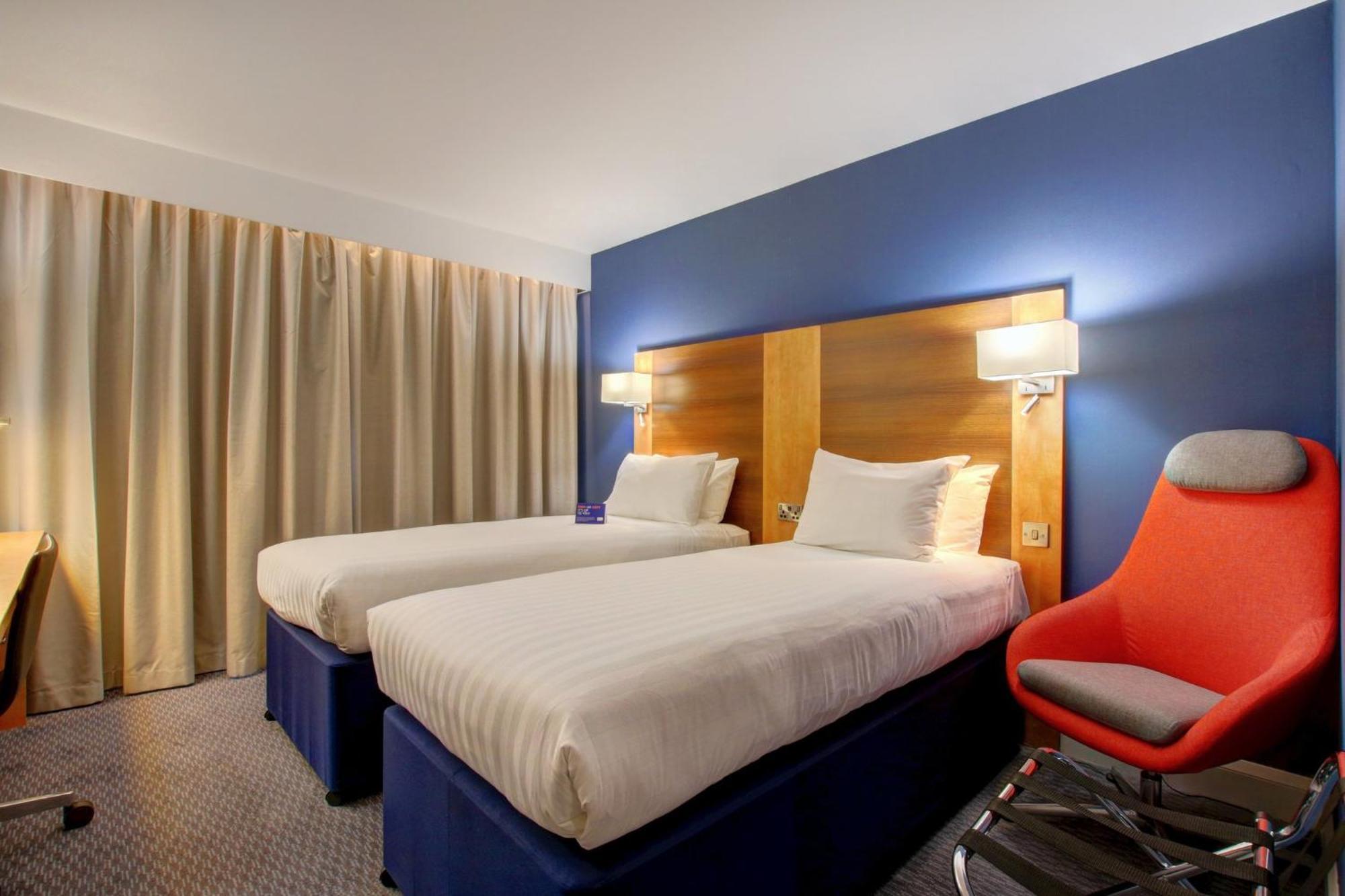 Holiday Inn Express Nuneaton By Ihg Eksteriør billede