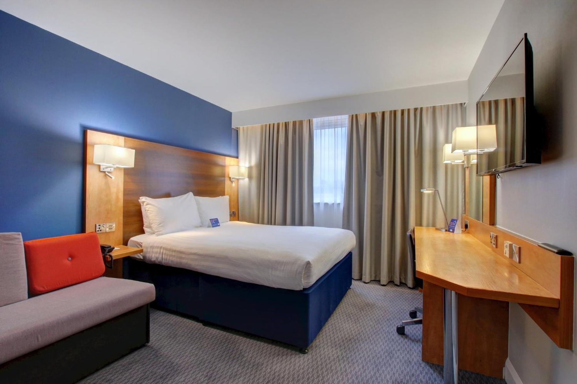 Holiday Inn Express Nuneaton By Ihg Eksteriør billede
