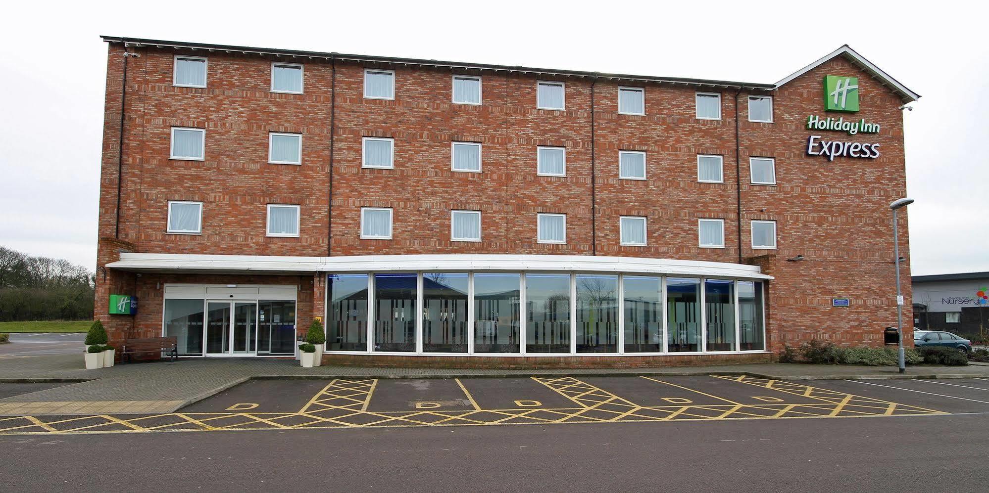 Holiday Inn Express Nuneaton By Ihg Eksteriør billede
