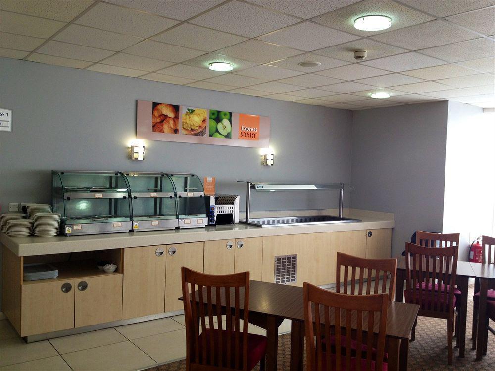 Holiday Inn Express Nuneaton By Ihg Eksteriør billede